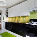 Кухня вашей мечты Бело-зеленая кухня полезные советы материалы характеристика размеры сочетание цветов яркие акценты на белой кухне зеленый фартук фото