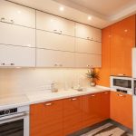 Кухня вашей мечты Бело-оранжевая кухня полезные советы материалы характеристика размеры сочетание цветов яркие акценты на белой кухне глянцевая кухня фото
